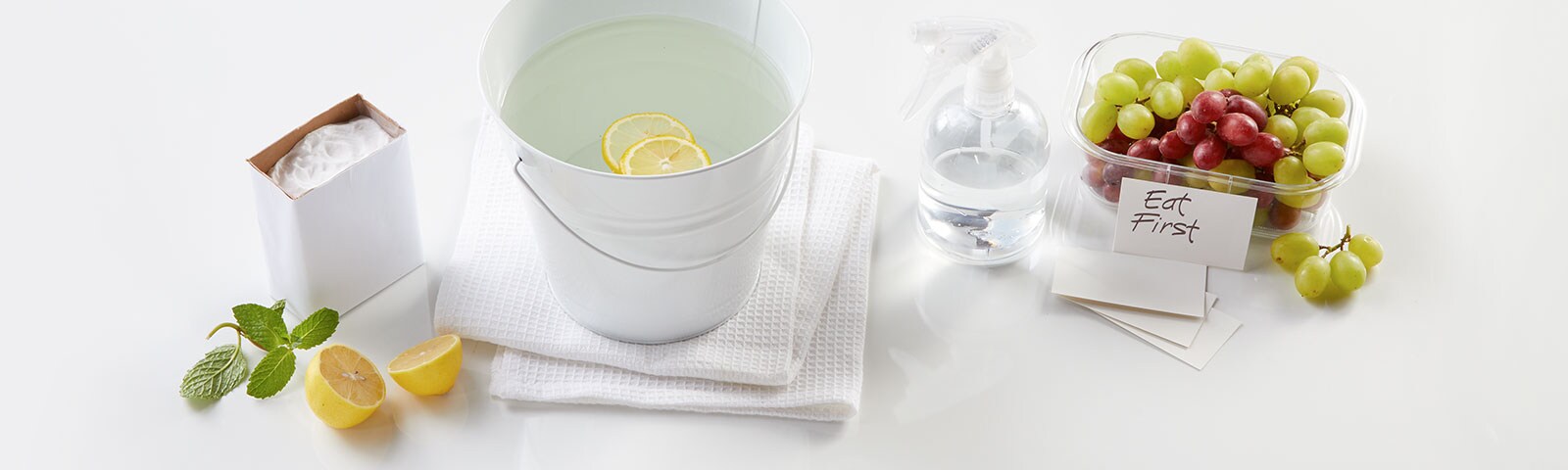 Bucket, lemons Bucket, lemons