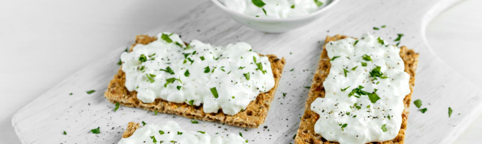 Cottage cheese on crackers Cottage cheese on crackers